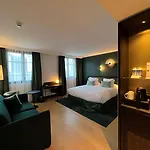 מלון Western Crystal, Hotel,bar & נאנסי