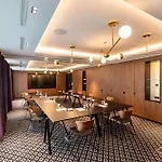 מלון Western Crystal, Hotel,bar & נאנסי