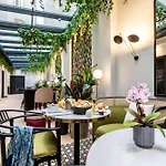 Western Crystal, Hotel,bar & מלון נאנסי