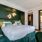 מלון Western Crystal, Hotel,bar & נאנסי