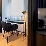 מלון Western Crystal, Hotel,bar & נאנסי