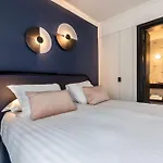 מלון Western Crystal, Hotel,bar &