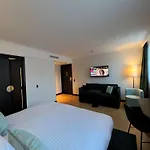 Western Crystal, Hotel,bar & מלון נאנסי