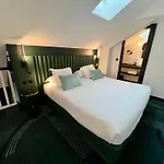 מלון Western Crystal, Hotel,bar &