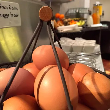 Western Crystal, Hotel,bar & Nancy