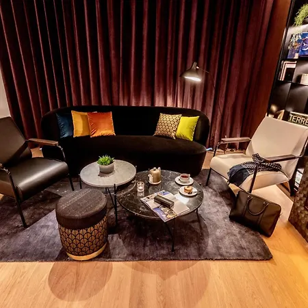 Western Crystal, Hotel,bar & Nancy