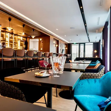 Western Crystal, Hotel,bar & Hotel 4*