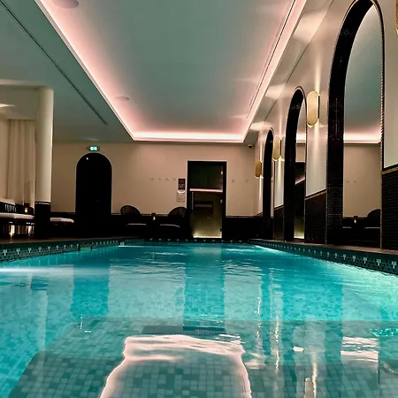 Western Crystal, Hotel,bar & 4*