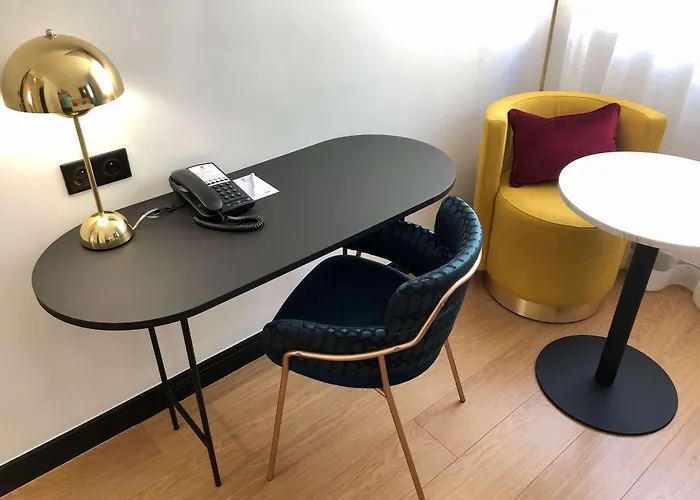 Western Crystal, Hotel,bar & Hotel 4*