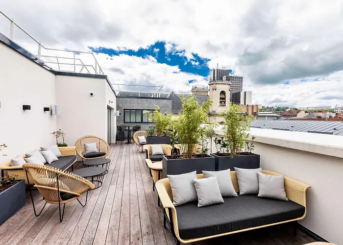 Western Crystal, Hotel,bar & Nancy