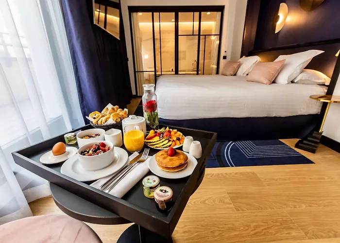 Western Crystal, Hotel,bar & Hotell