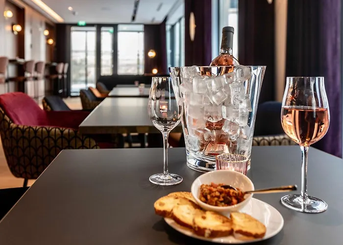 Western Crystal, Hotel,bar & 4* Nancy