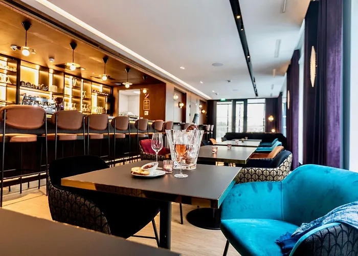 Western Crystal, Hotel,bar & Hotel 4*