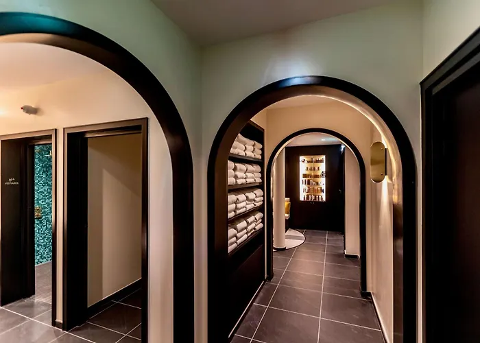 Western Crystal, Hotel,bar & 4* Nancy