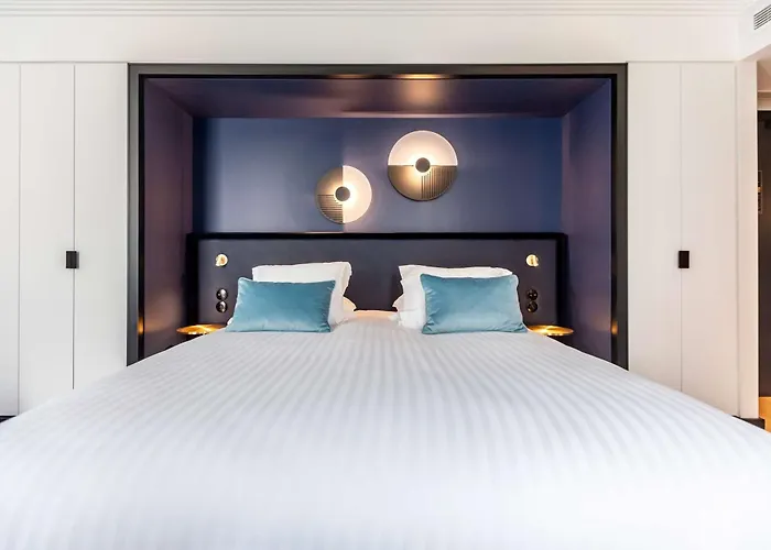 Western Crystal, Hotel,bar & Hotell