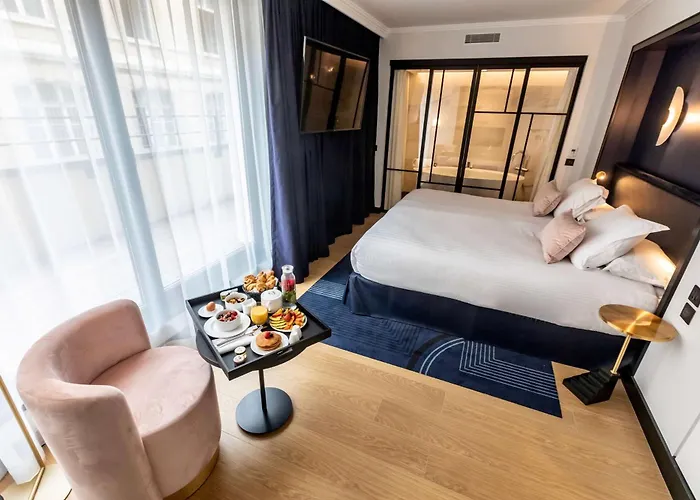 Western Crystal, Hotel,bar & Hotell 4*