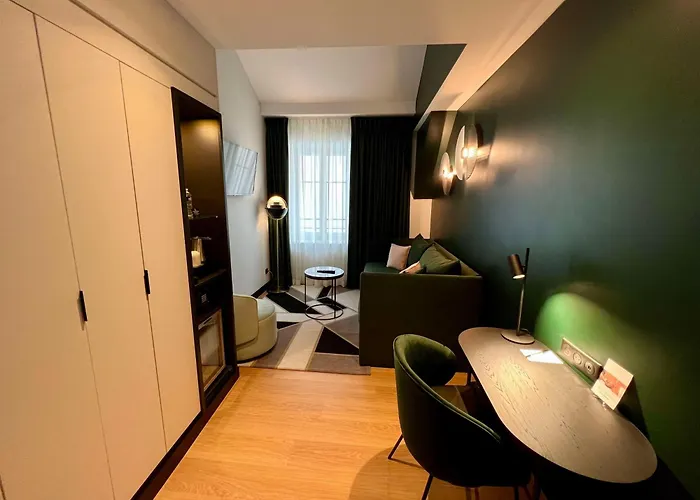 Hotel Western Crystal, Hotel,bar & 4*